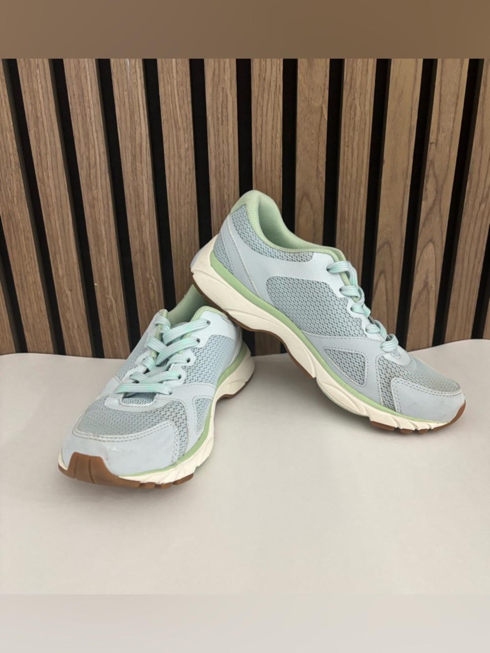 Vionic Tokyo Women's 6.5 Blue Mint Mesh Orthotic Arch Support Walking Sneakers